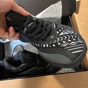 Anta Kai 1 Team in Black/Gray